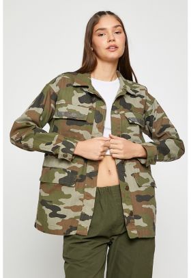 Jacheta cu model camuflaj