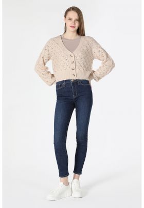 Cardigan crop cu decolteu in V si model cu perforatii