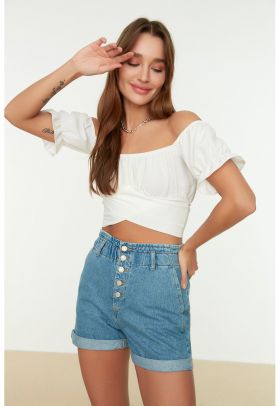 Bluza crop cu decolteu pe umeri