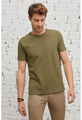 Tricou slim fit din amestec de modal cu decolteu la baza gatului