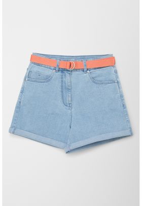 Pantaloni scurti de denim cu o curea