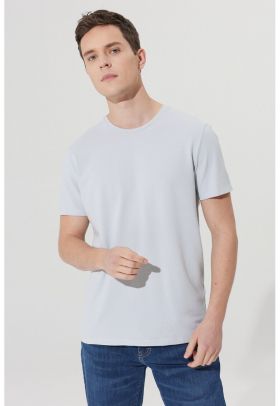 Tricou slim fit din amestec de modal cu decolteu la baza gatului