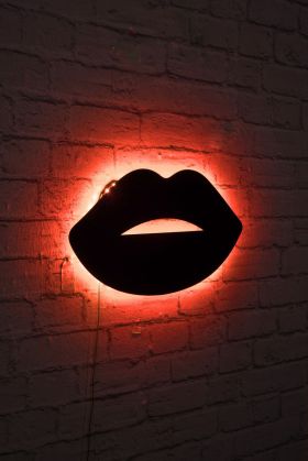 Decoratiune luminoasa LED, Lips 2, MDF, 60 LED-uri, Rosu