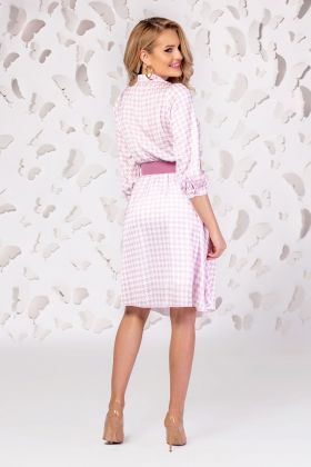 Rochie Pretty Girl roz cu imprimeu pepit si curea in talie