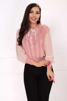 Bluza rose din tricot fin cu volane din dantela