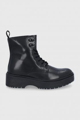 Levi's Bocanci de piele femei, culoarea negru, cu platformă