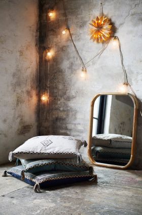 Madam Stoltz - Decoratiune luminoasa