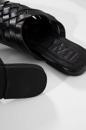 Answear Lab slapi de piele femei, culoarea negru