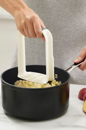 Joseph Joseph zdrobitor de cartofi Easy-Mash™