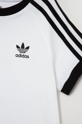 adidas Originals tricou de bumbac pentru copii culoarea alb, cu imprimeu