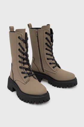 Medicine botine culoarea verde, cu platforma
