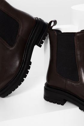 Answear Lab ghete chelsea de piele femei, culoarea maro, cu toc plat