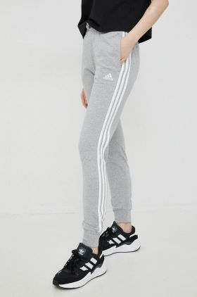 adidas pantaloni de trening femei, culoarea gri, cu imprimeu  HF2605