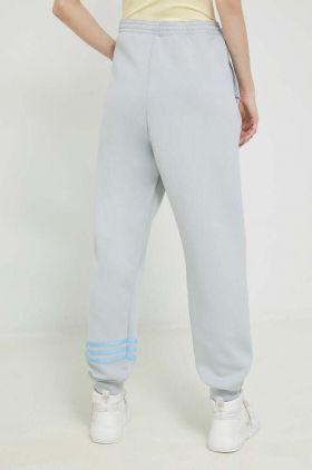 adidas Originals pantaloni de trening culoarea gri, cu imprimeu