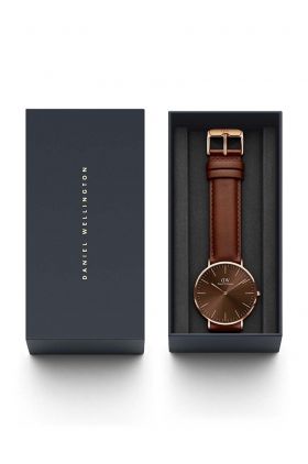 Daniel Wellington ceas barbati, culoarea maro