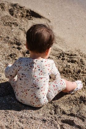 Konges Sløjd costum de baie copii culoarea bej