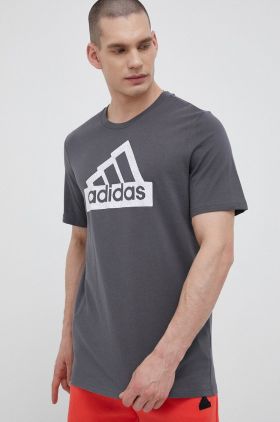 adidas tricou din bumbac culoarea gri, cu imprimeu