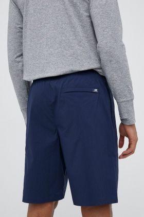 New Balance pantaloni scurti barbati, culoarea albastru marin