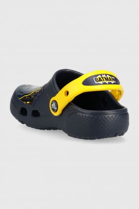 Crocs slapi copii FL BATMAN PATCH culoarea albastru marin