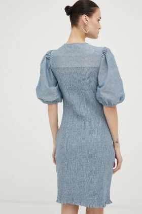 Résumé rochie din in mini, mulata