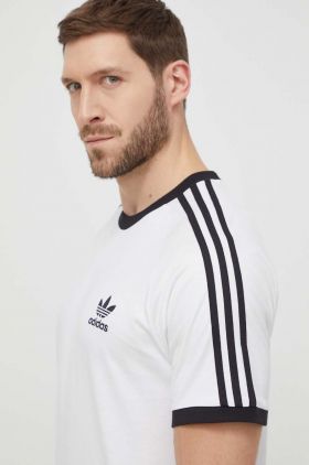 adidas Originals tricou din bumbac 3-Stripes culoarea alb, cu model IA4846