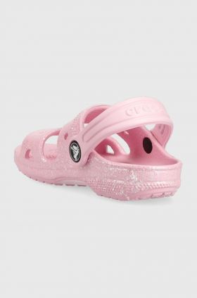 Crocs slapi copii CROCS CLASSIC GLITTER SANDAL culoarea roz