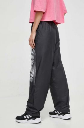 adidas Originals pantaloni de trening culoarea negru, cu imprimeu