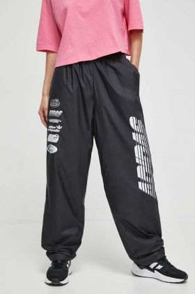 adidas Originals pantaloni de trening culoarea negru, cu imprimeu