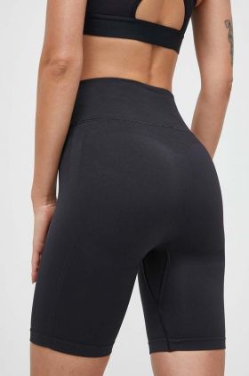 Under Armour pantaloni scurți de antrenament culoarea negru, neted, high waist