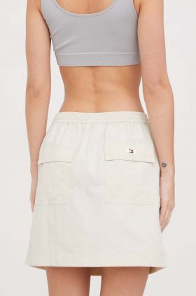 Tommy Jeans fustă culoarea bej, mini, evazați DW0DW17448