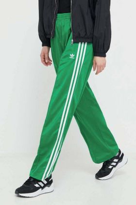 adidas Originals pantaloni de trening Firebird Loose culoarea verde, cu imprimeu, IP0634