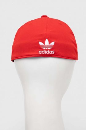 adidas Originals șapcă culoarea roșu, cu imprimeu IS4631