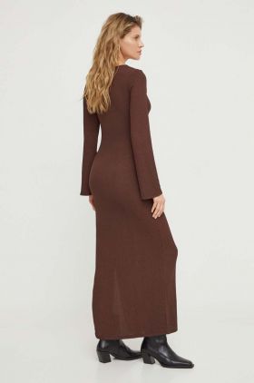 Résumé rochie culoarea maro, maxi, drept