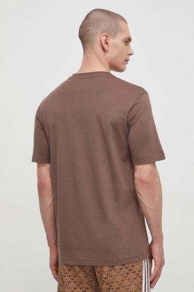 adidas Originals tricou din bumbac Essential Tee bărbați, culoarea maro, cu imprimeu, IR9688