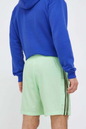 adidas pantaloni scurți de antrenament culoarea verde IS1381