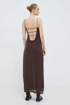 Résumé rochie culoarea maro, maxi, evazati