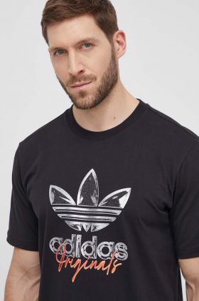 adidas Originals tricou din bumbac bărbați, culoarea negru, cu imprimeu IS0227