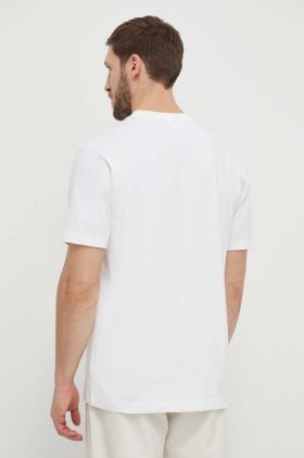 adidas Originals tricou din bumbac bărbați, culoarea alb, cu imprimeu IS2932