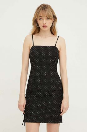 Chiara Ferragni rochie culoarea negru, mini, drept