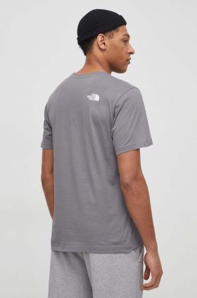 The North Face tricou din bumbac barbati, culoarea gri, cu imprimeu