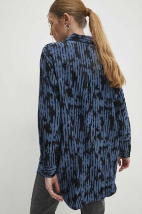 Answear Lab camasa femei, culoarea albastru marin, cu guler clasic, relaxed