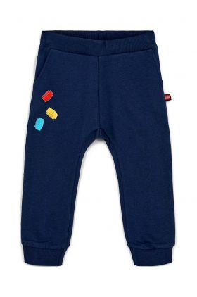 Lego pantaloni de trening din bumbac pentru copii culoarea albastru marin, cu imprimeu