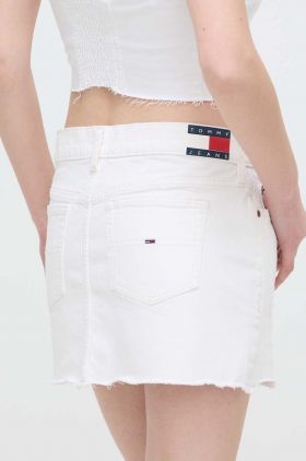 Tommy Jeans fustă din denim culoarea alb, mini, creion DW0DW17992