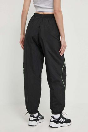 adidas Originals pantaloni de trening culoarea negru, neted, IT9698