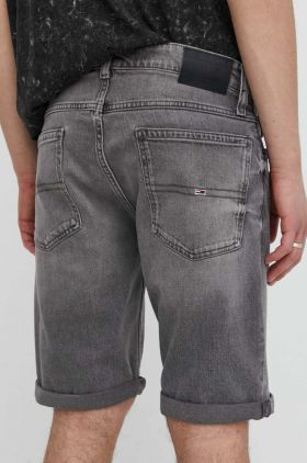 Tommy Jeans pantaloni scurți bărbați, culoarea gri, DM0DM18786