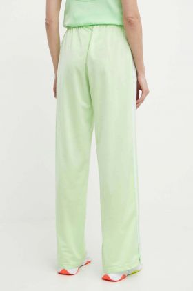 adidas Originals pantaloni de trening culoarea verde, cu imprimeu, IP0644