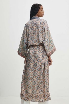 Answear Lab kimono desfacut, modelator